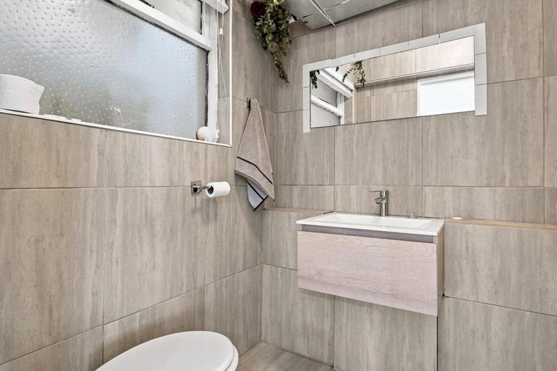 0 Bedroom Property for Sale in Sea Point Western Cape
